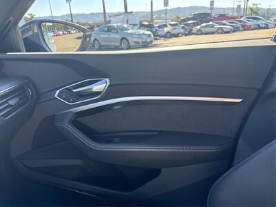 2022 Audi e-tron S quattro Prestige - Photo 20 - Dublin, CA 94568