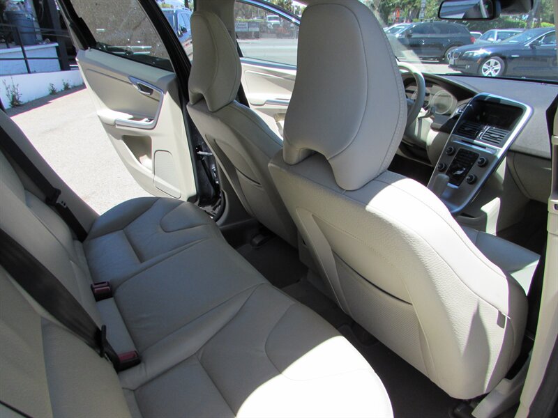 2012 Volvo XC60 3.2 - Photo 29 - Dublin, CA 94568