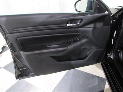 2024 Nissan Altima 2.5 SV   - Photo 6 - Dublin, CA 94568