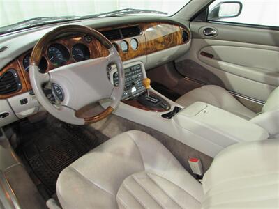 1999 Jaguar XK8   - Photo 10 - Dublin, CA 94568