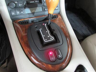 1999 Jaguar XK8   - Photo 20 - Dublin, CA 94568