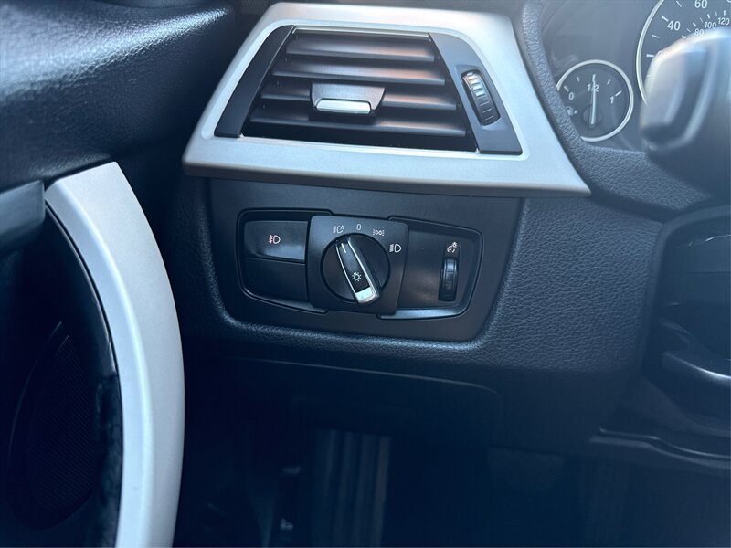 2014 Bmw 320i SA photo 12