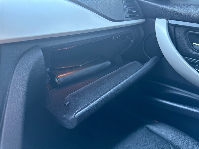 2014 Bmw 320i SA photo 23