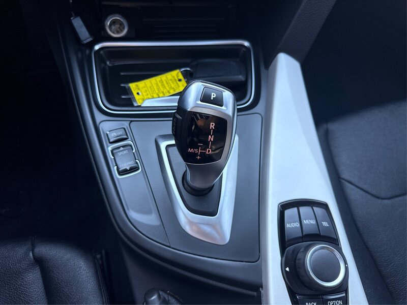 2014 Bmw 320i SA photo 25