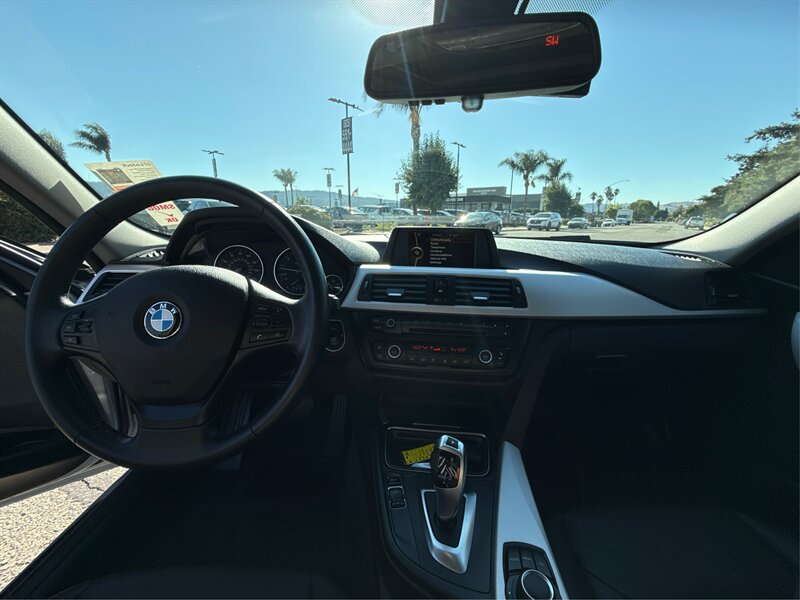 2014 Bmw 320i SA photo 18