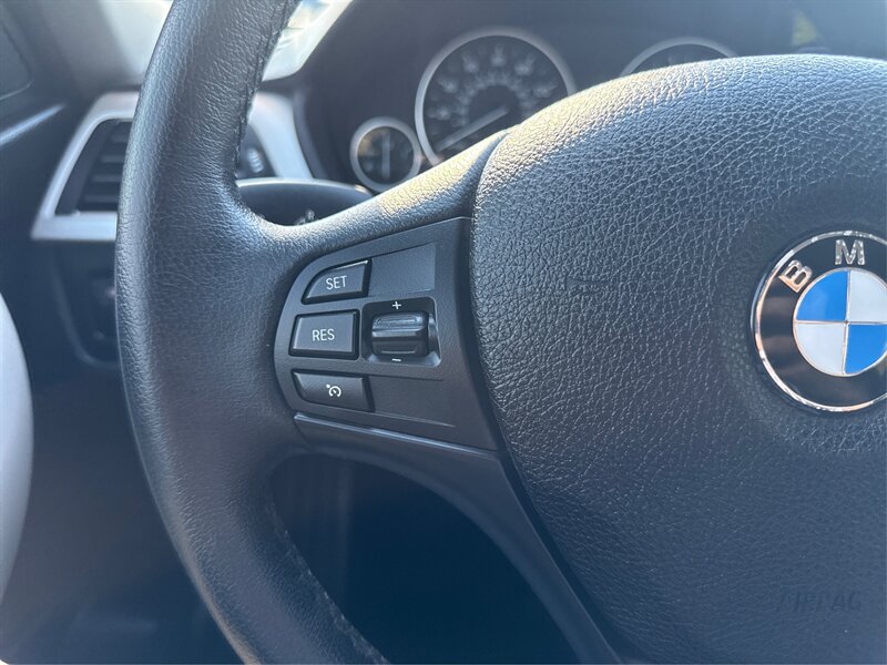 2014 Bmw 320i SA photo 21