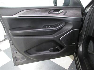 2023 Jeep Grand Cherokee   - Photo 12 - Dublin, CA 94568