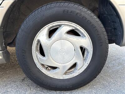 2002 Toyota Sienna LE   - Photo 31 - Dublin, CA 94568
