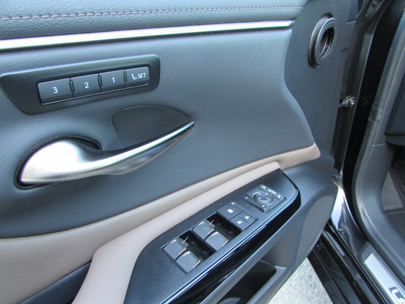 2025 Lexus ES 300h - Photo 7 - Dublin, CA 94568