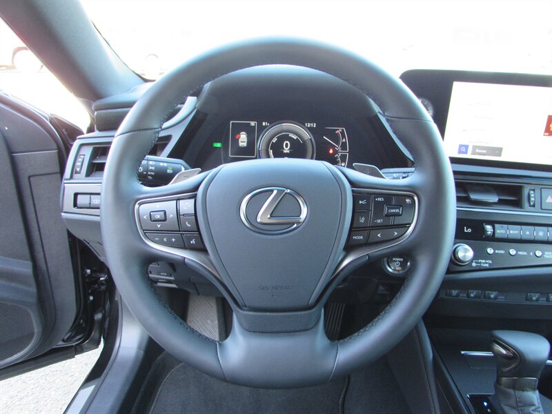 2025 Lexus ES 300h - Photo 10 - Dublin, CA 94568