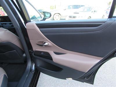 2025 Lexus ES 300h - Photo 27 - Dublin, CA 94568