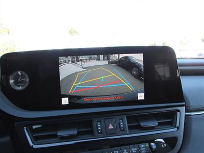 2025 Lexus ES 300h - Photo 15 - Dublin, CA 94568