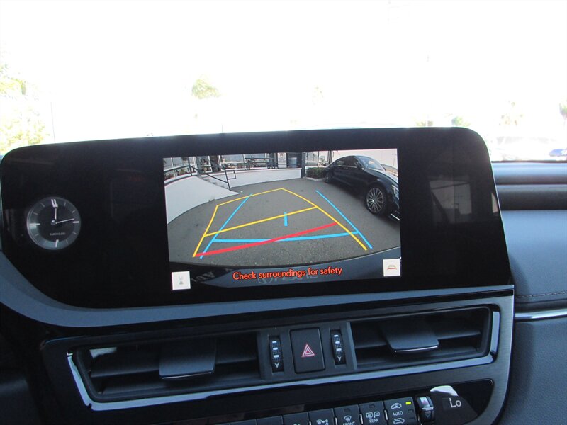 2025 Lexus ES 300h - Photo 15 - Dublin, CA 94568