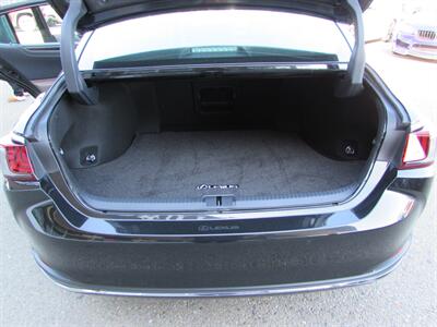 2025 Lexus ES 300h - Photo 26 - Dublin, CA 94568