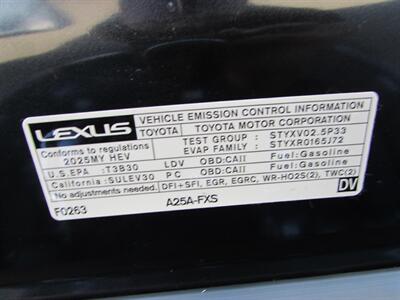 2025 Lexus ES 300h - Photo 36 - Dublin, CA 94568