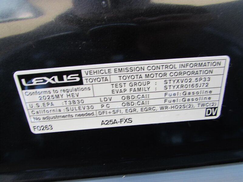 2025 Lexus ES 300h - Photo 36 - Dublin, CA 94568