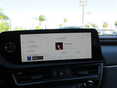 2025 Lexus ES 300h - Photo 14 - Dublin, CA 94568