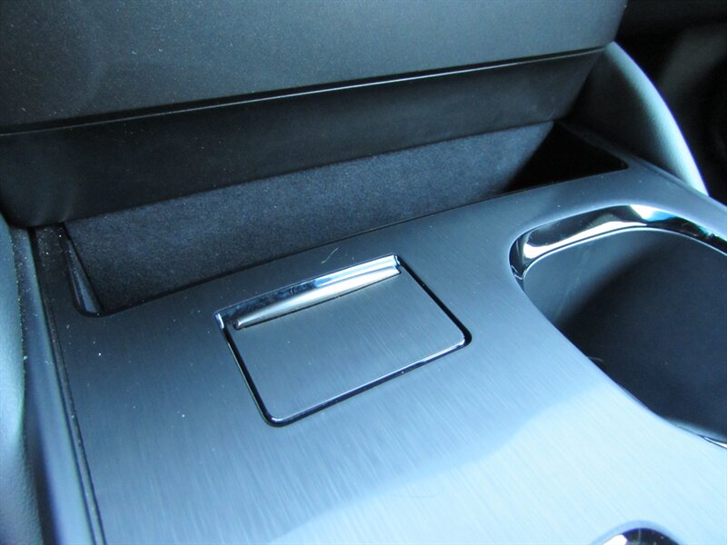 2025 Lexus ES 300h - Photo 20 - Dublin, CA 94568