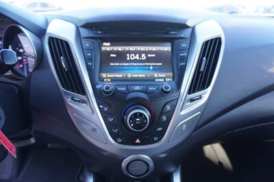 2013 Hyundai VELOSTER   - Photo 12 - Dublin, CA 94568