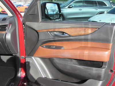 2018 Cadillac Escalade Premium Luxury   - Photo 35 - Dublin, CA 94568