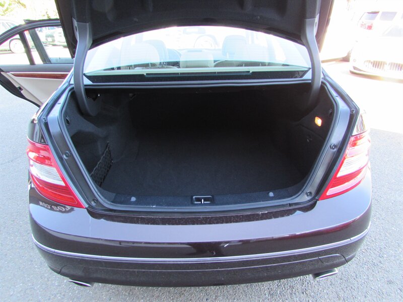 2011 Mercedes-Benz C 300 Luxury - Photo 23 - Dublin, CA 94568