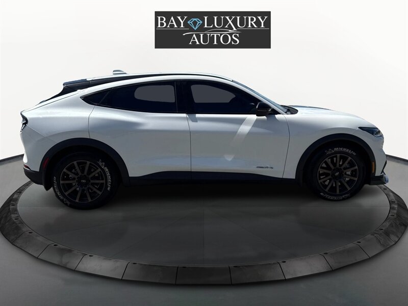 2022 Ford Mustang Mach-E Select photo 3