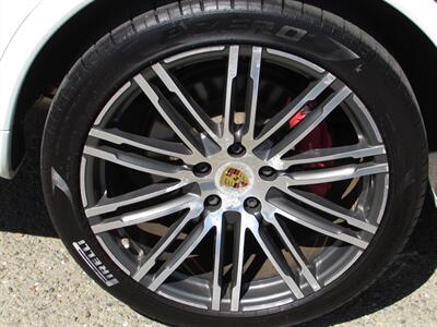 2016 Porsche Cayenne GTS   - Photo 38 - Dublin, CA 94568