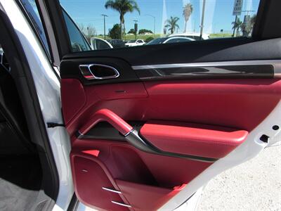 2016 Porsche Cayenne GTS   - Photo 32 - Dublin, CA 94568
