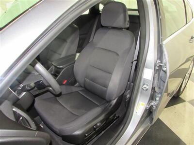 2023 Chevrolet Malibu LT   - Photo 8 - Dublin, CA 94568