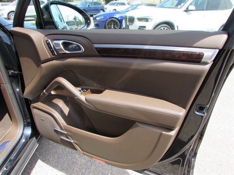 2016 Porsche Cayenne S - Photo 44 - Dublin, CA 94568