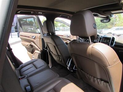 2016 Porsche Cayenne S - Photo 43 - Dublin, CA 94568