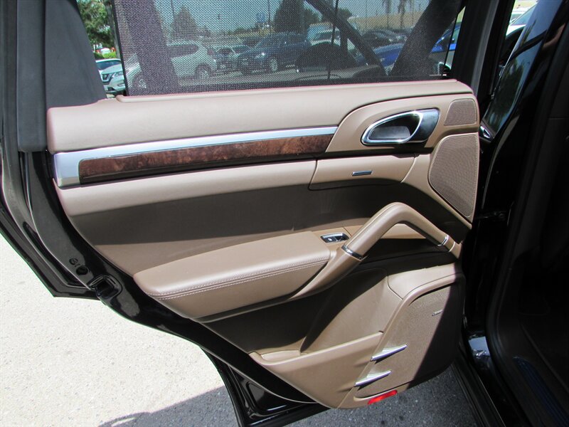 2016 Porsche Cayenne S - Photo 31 - Dublin, CA 94568