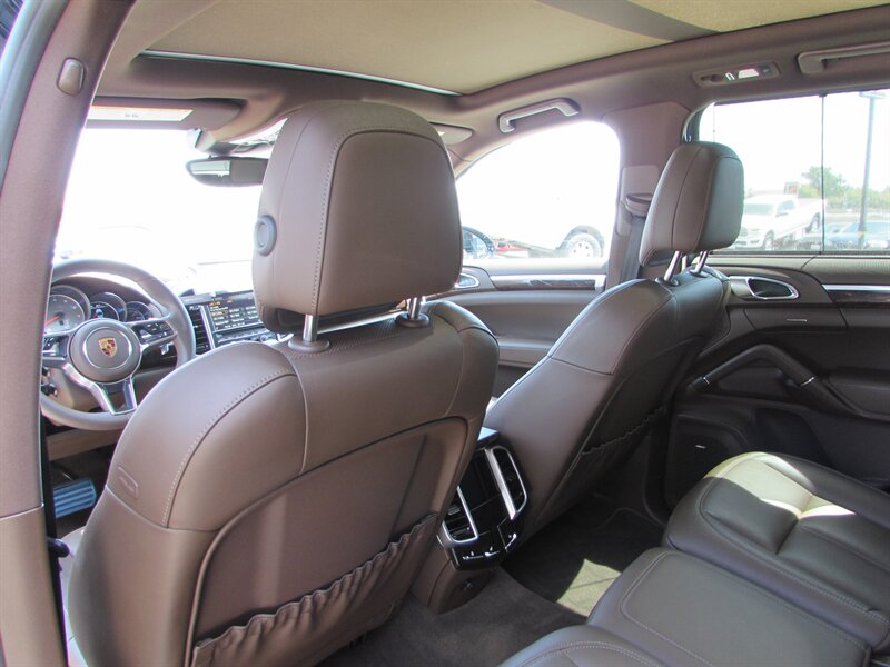 2016 Porsche Cayenne S - Photo 33 - Dublin, CA 94568