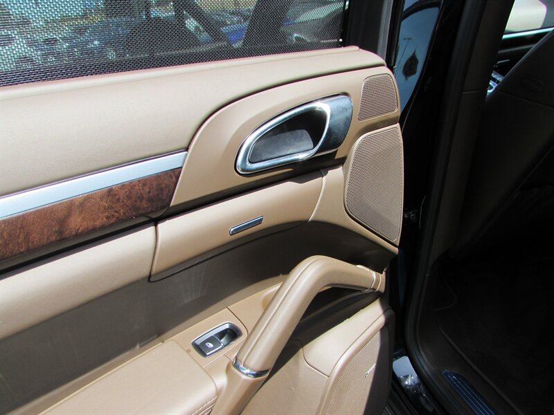 2016 Porsche Cayenne S - Photo 32 - Dublin, CA 94568
