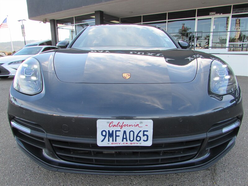 2018 Porsche Panamera  