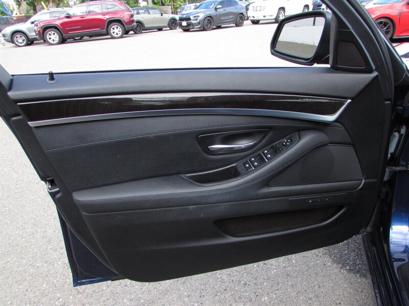 2015 BMW 5 Series 528i - Photo 9 - Dublin, CA 94568