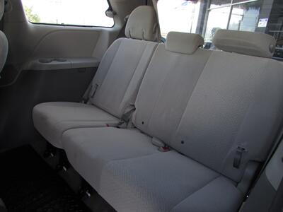 2013 Toyota Sienna LE 8-Passenger - Photo 13 - Dublin, CA 94568