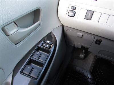 2013 Toyota Sienna LE 8-Passenger - Photo 23 - Dublin, CA 94568