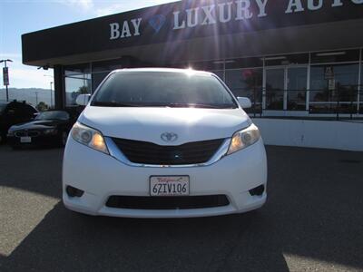 2013 Toyota Sienna LE 8-Passenger - Photo 2 - Dublin, CA 94568