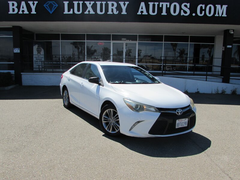 2015 Toyota Camry SE  