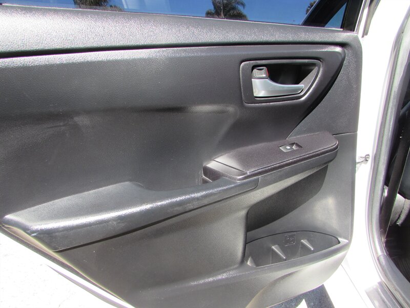 2015 Toyota Camry SE - Photo 24 - Dublin, CA 94568