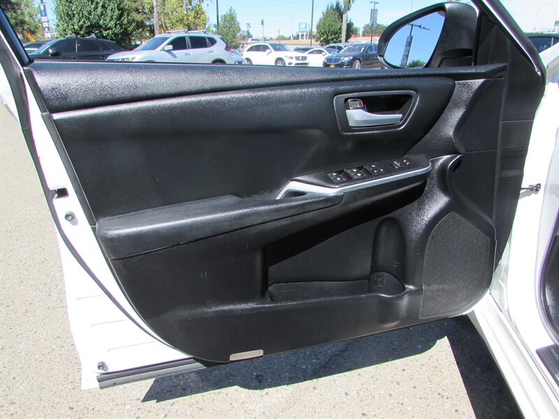 2015 Toyota Camry SE - Photo 22 - Dublin, CA 94568