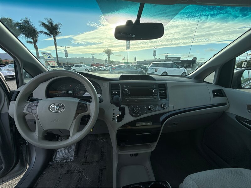 2012 Toyota Sienna LE 7-Passenger Auto   - Photo 21 - Dublin, CA 94568