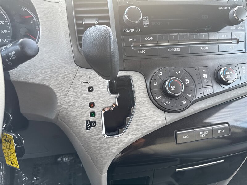 2012 Toyota Sienna LE 7-Passenger Auto   - Photo 28 - Dublin, CA 94568