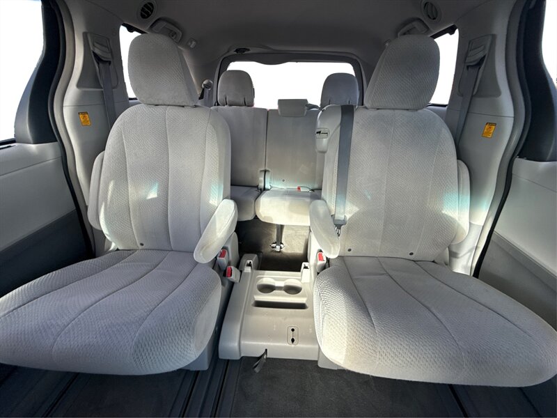 2012 Toyota Sienna LE 7-Passenger Auto   - Photo 11 - Dublin, CA 94568