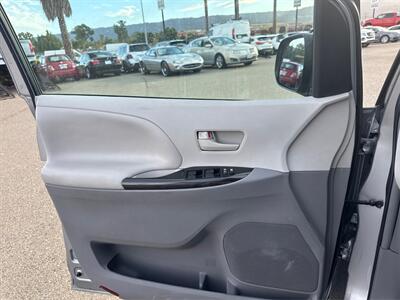2012 Toyota Sienna LE 7-Passenger Auto   - Photo 18 - Dublin, CA 94568