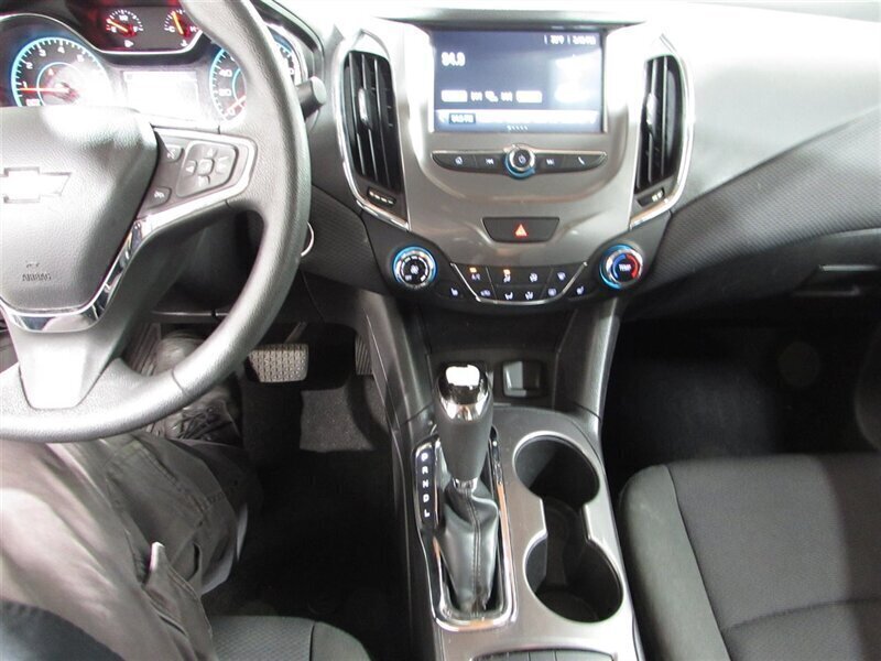 2017 Chevrolet Cruze LT Auto   - Photo 83 - Dublin, CA 94568