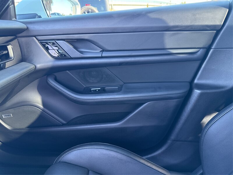 2021 Porsche Taycan - Photo 38 - Dublin, CA 94568