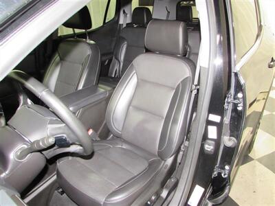 2023 GMC Acadia SLT   - Photo 9 - Dublin, CA 94568
