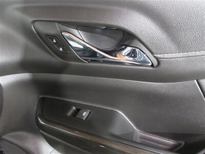 2023 GMC Acadia SLT   - Photo 27 - Dublin, CA 94568